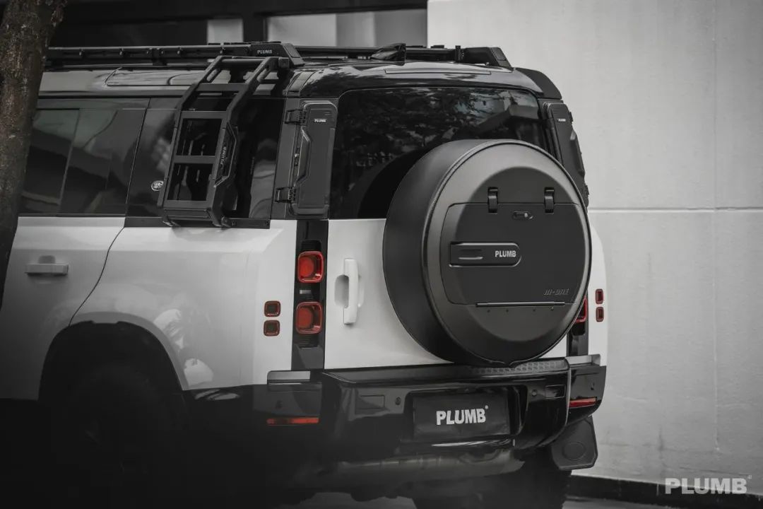 PLUMB“M-one”Dry Carbon Multifunctional Spare Wheel Kit